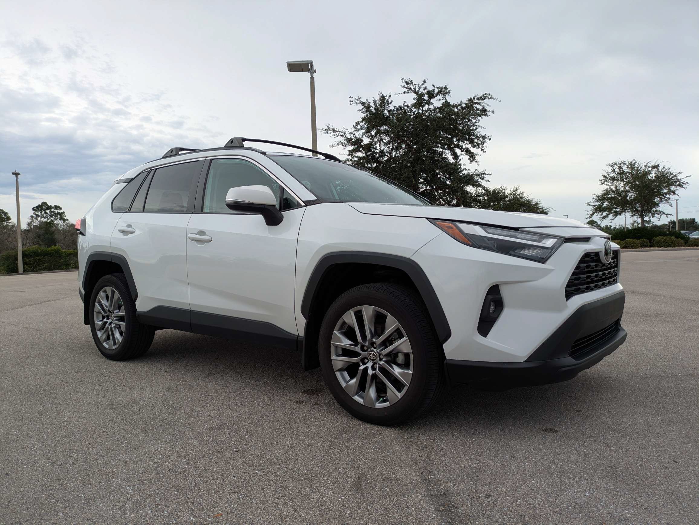 Used 2024 Pearl Toyota XLE Premium image 2