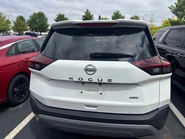 Used 2023 White Nissan S image 3