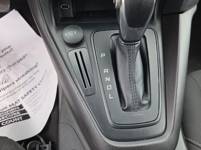 Used 2018 Gray Ford SE image 17