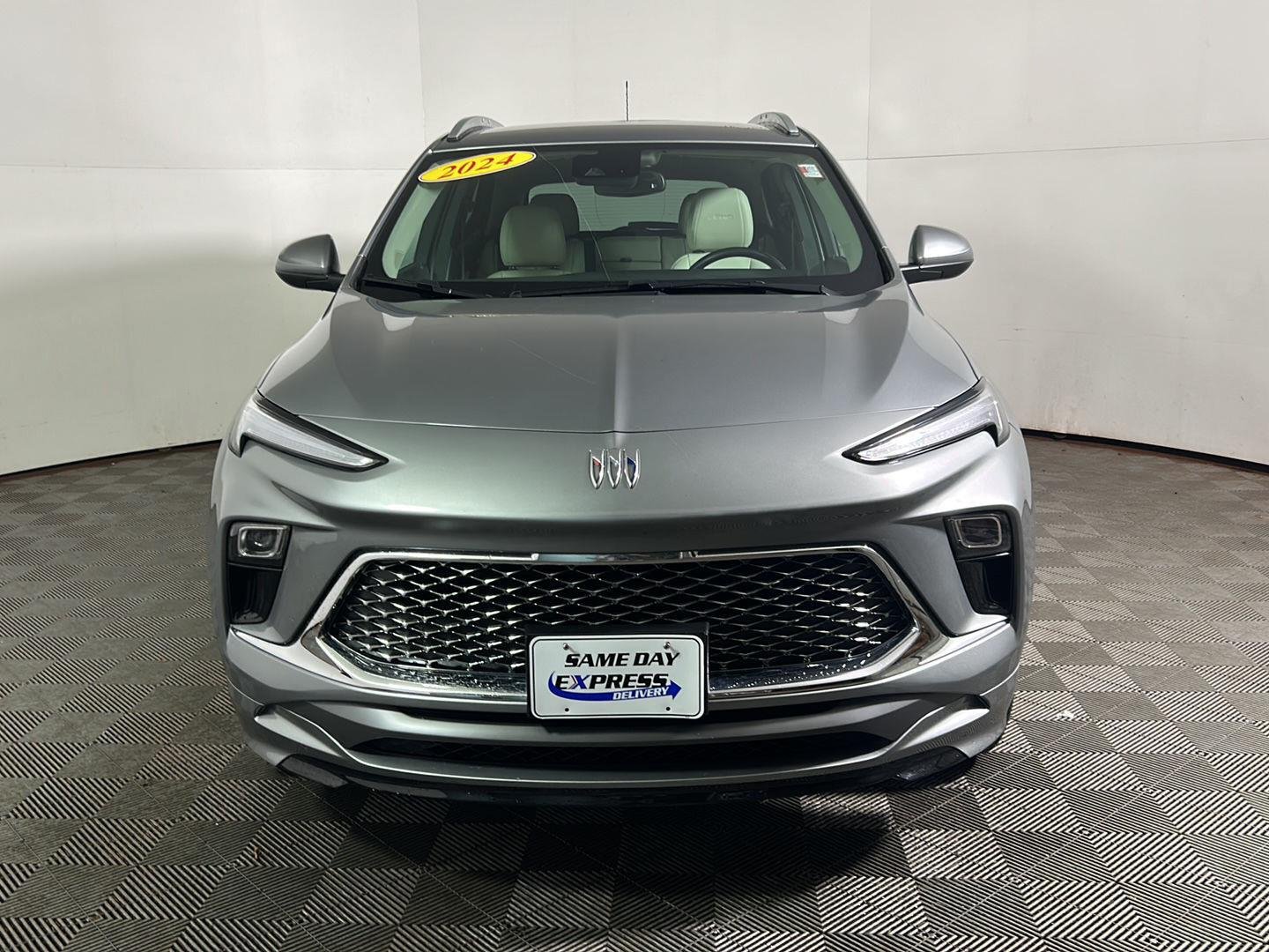 Used 2024 Moonstone Gray Metallic Buick Avenir image 12
