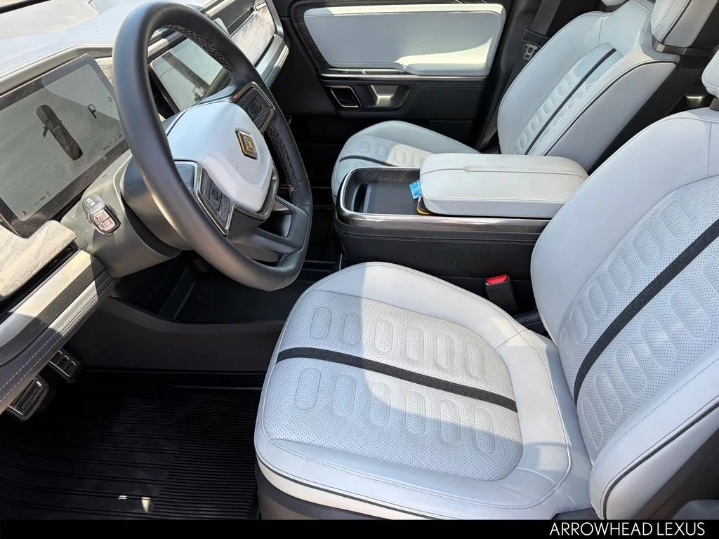 Used 2023  Rivian Adventure image 14