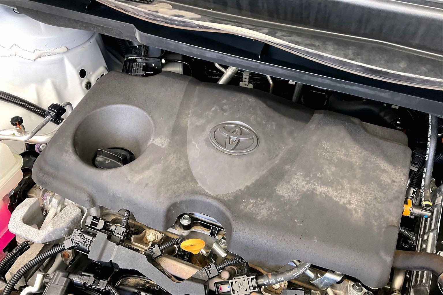 Used 2022 Wind Chill Pearl Toyota XLE image 33