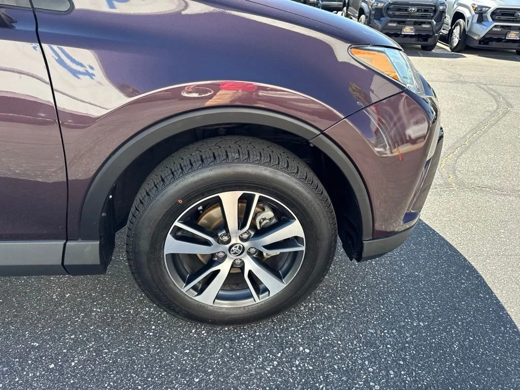 Used 2017 Black Toyota XLE image 20