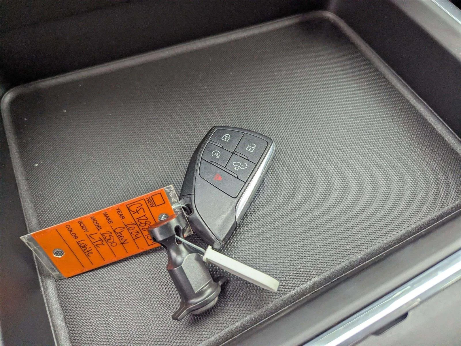 Used 2024 Summit White Chevrolet LTZ image 33
