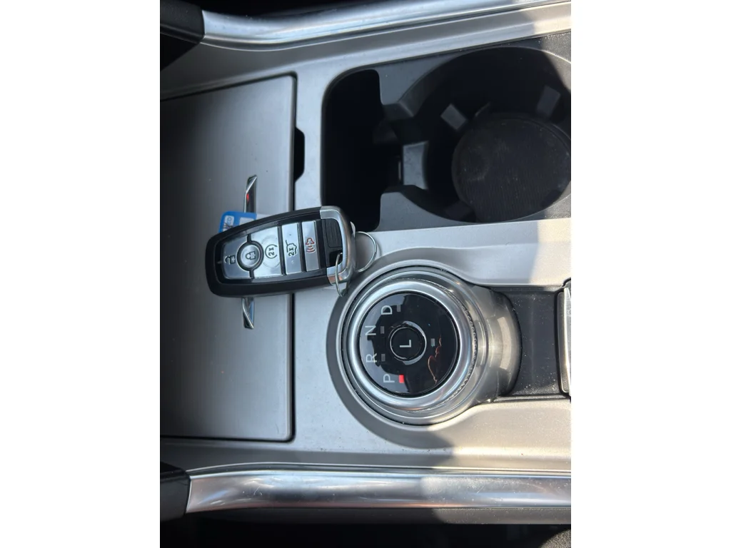 Used 2024 Star White Ford Limited image 21