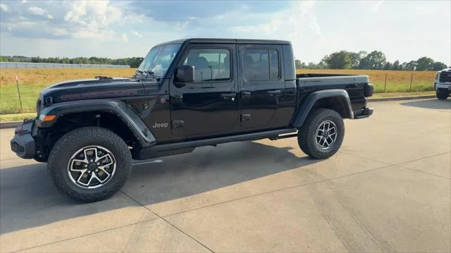 New 2026 Black Clear-Coat Exterior Paint Jeep Rubicon image 4