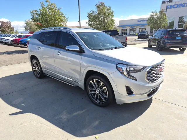 Used 2018 Silver GMC Denali image 7