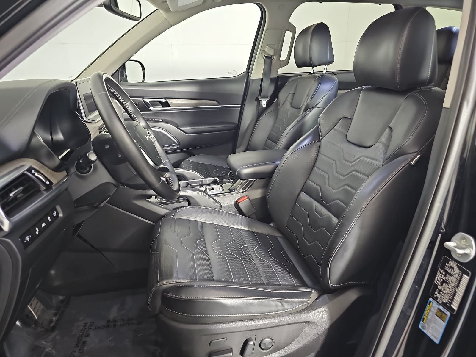 Used 2022 Black Kia SX image 15