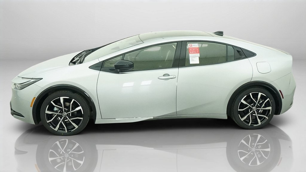 New 2026 Cutting Edge Toyota XSE image 2