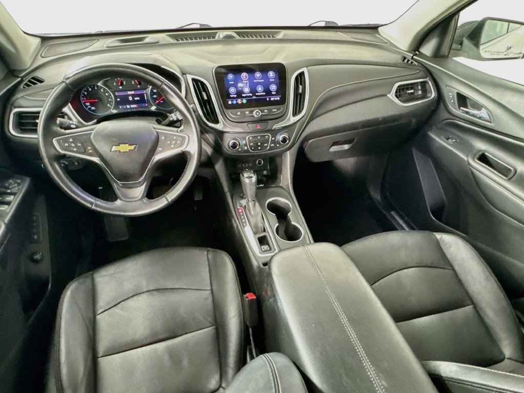 Used 2020 Iridescent Pearl Tricoat Chevrolet Premier image 24