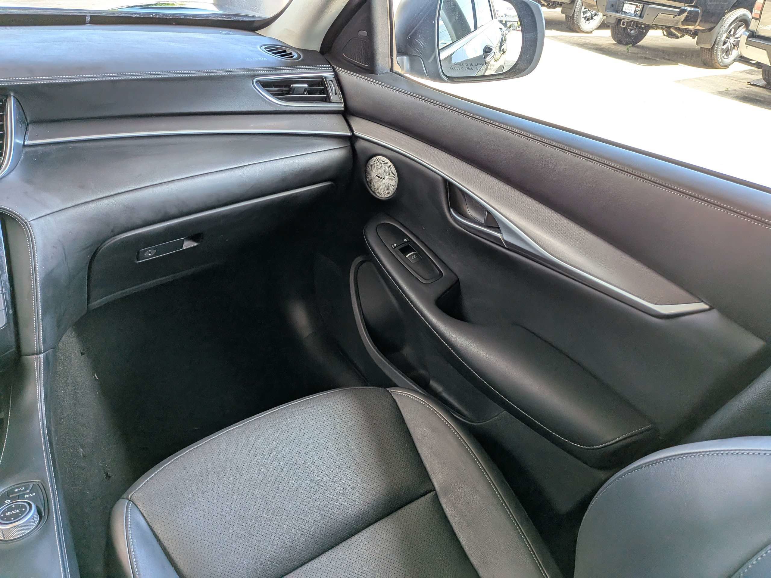 Used 2023 Gray INFINITI LUXE image 11