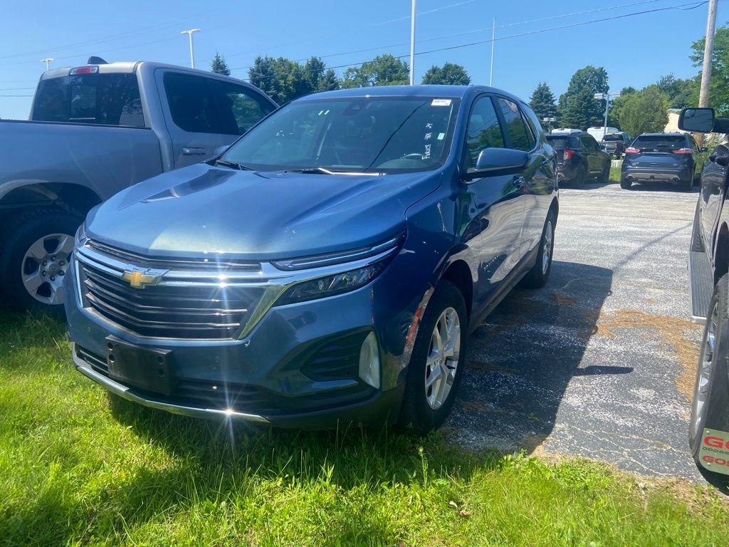 Used 2024 Lakeshore Blue Metallic Chevrolet LT image 3