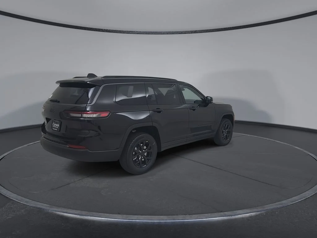 New 2026 Diamond Black Crystal Pearlcoat Jeep Altitude image 15