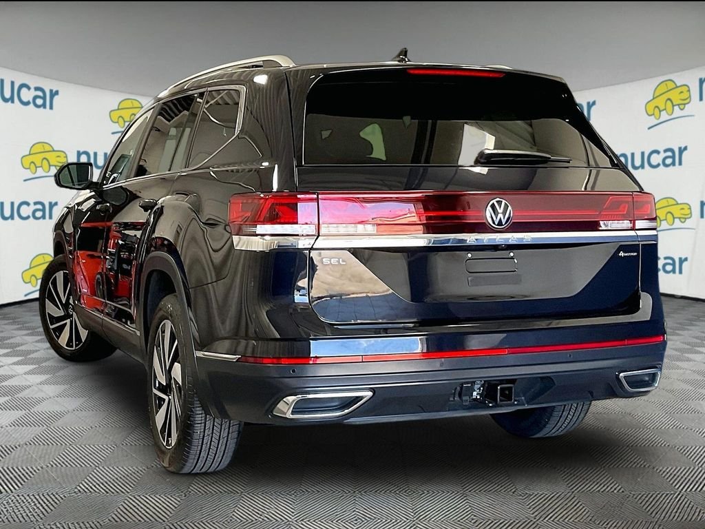 Certified Used 2025 Black Volkswagen 2.0T SEL image 4