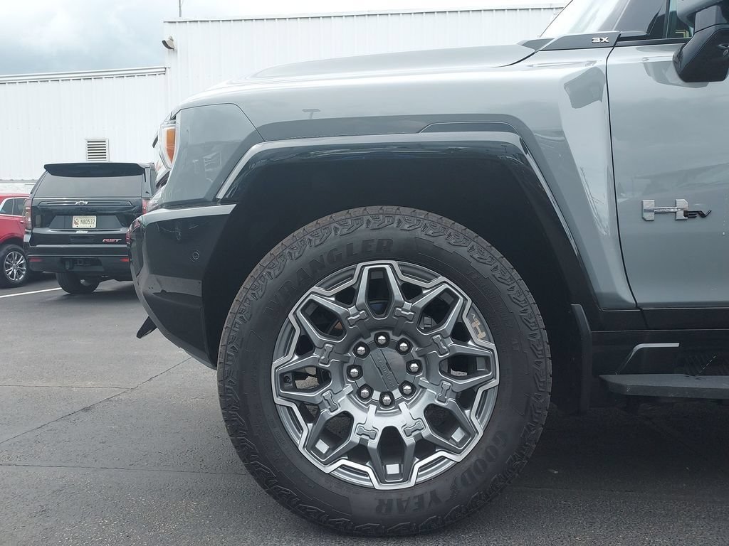 Used 2025 Meteorite Metallic (Grey) GMC 3X image 16
