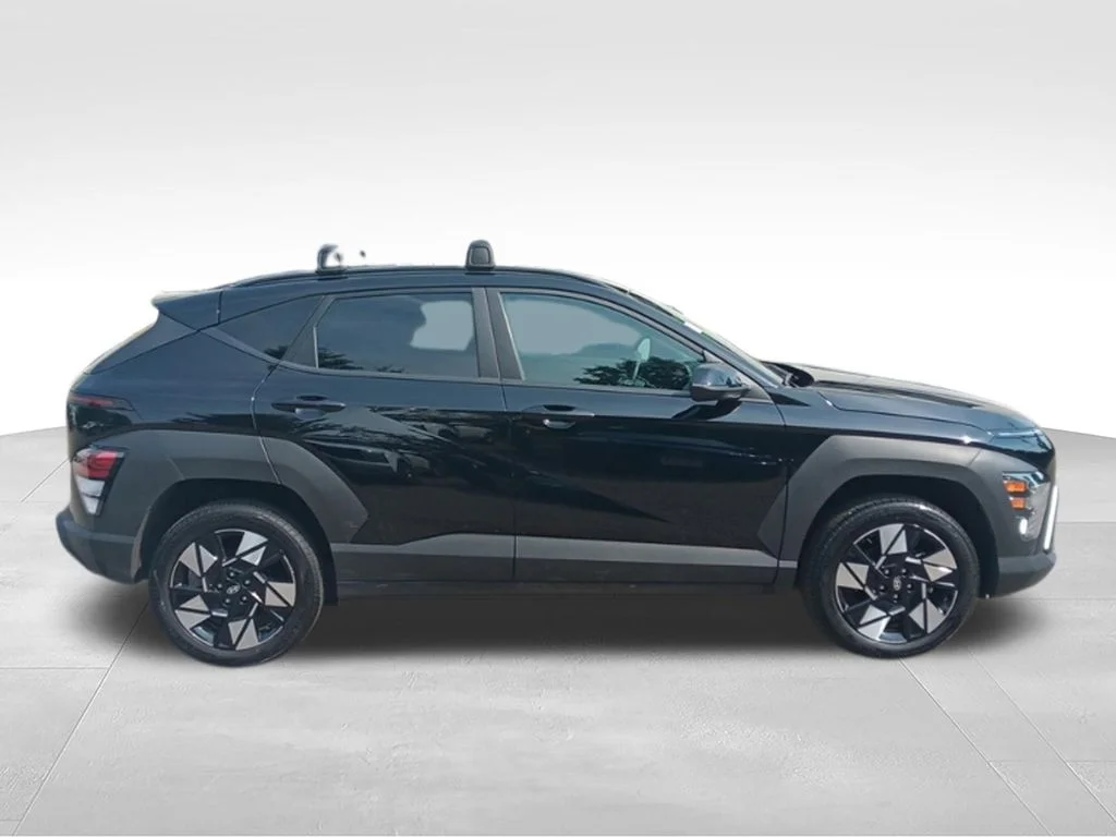Used 2025 Abyss Black Pearl Hyundai SEL image 8