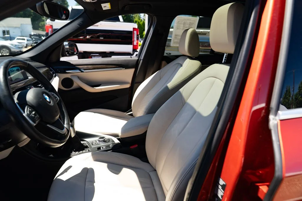 Used 2018 Orange BMW xDrive28i image 19