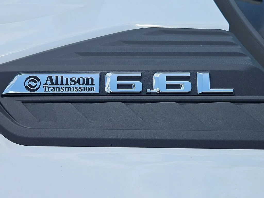 New 2026 Summit White Chevrolet WT image 11