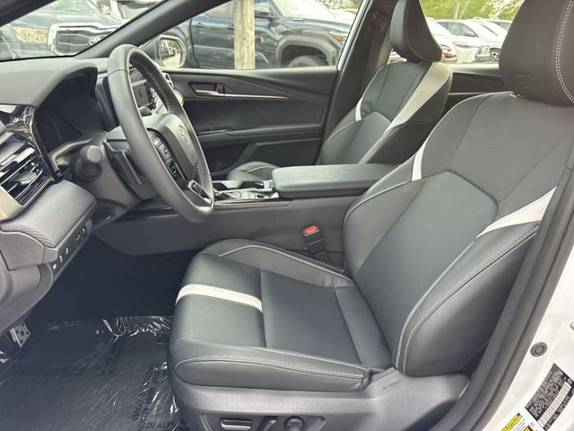 2026 Toyota Camry SE - Photo 11