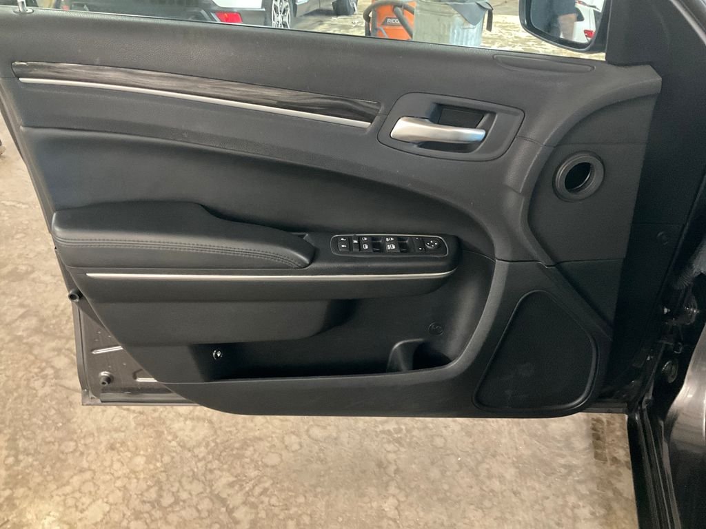 Used 2017 Gray Chrysler Limited image 15
