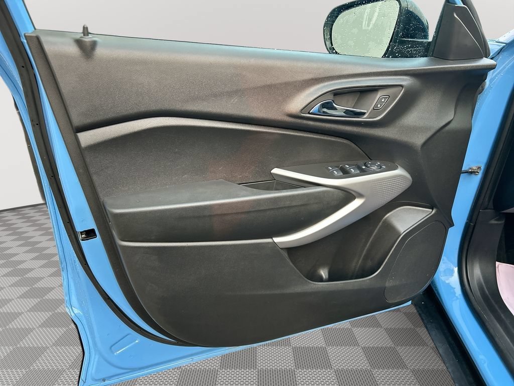Used 2024 Fountain Blue Chevrolet 1RS image 25