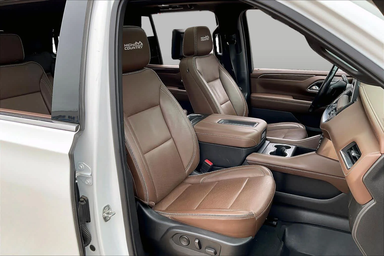 Used 2021 Summit White Chevrolet High Country image 10