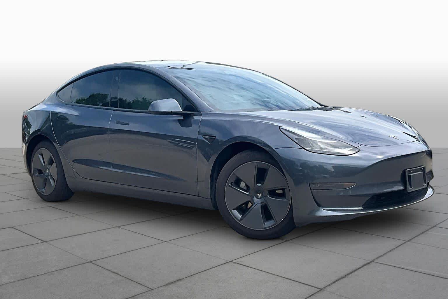 Used 2023 Deep Blue Metallic Tesla  image 2