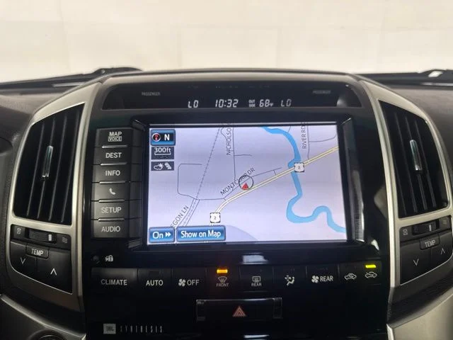 Used 2013 Blizzard Pearl Toyota Base image 16
