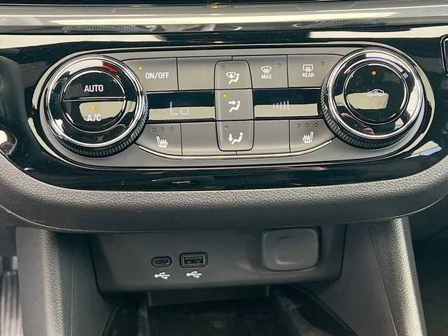 2026 Buick Envista Sport Touring - Photo 11