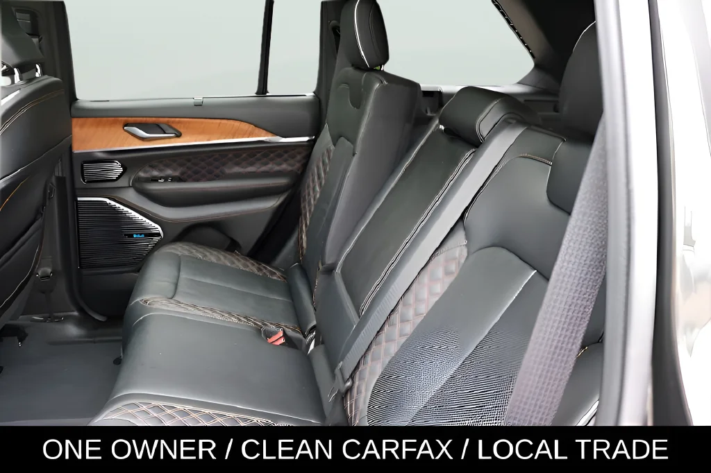 Used 2023  Jeep Summit Reserve image 42