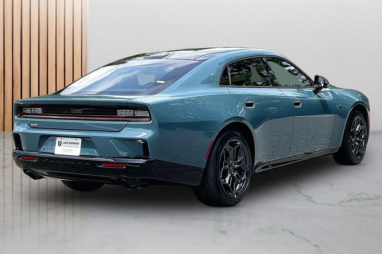 New 2026 Sub-Zero Exterior Paint Dodge  image 9