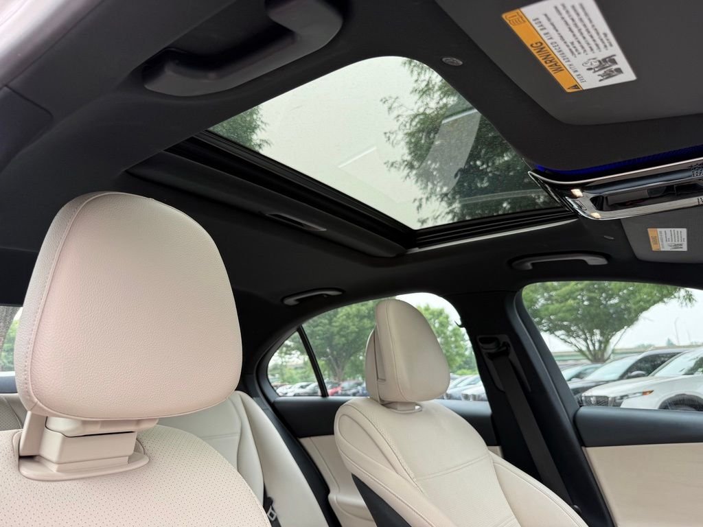 Used 2024  Mercedes-Benz C 300 image 35