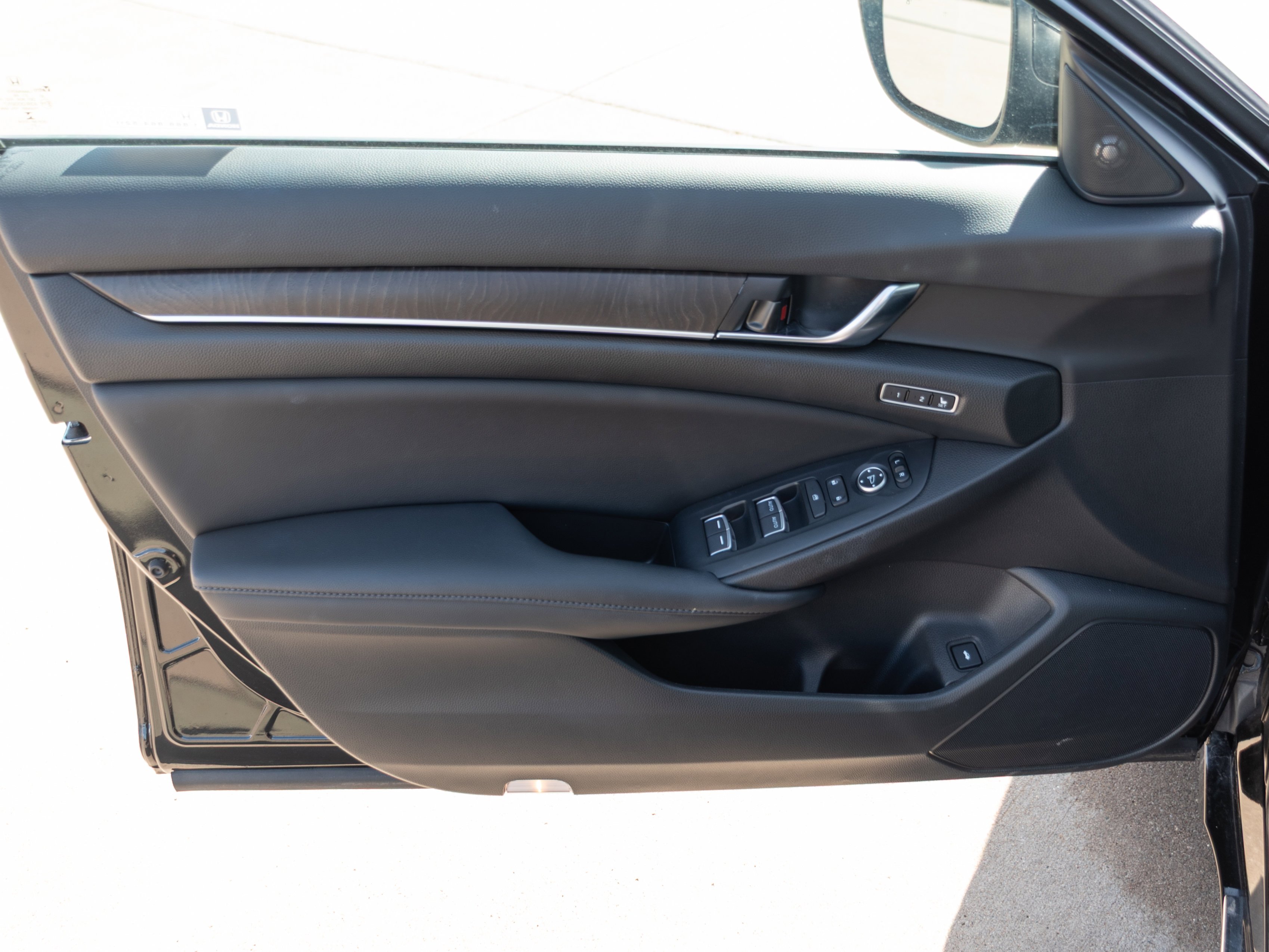 2022 Honda Accord Hybrid Touring - Photo 10