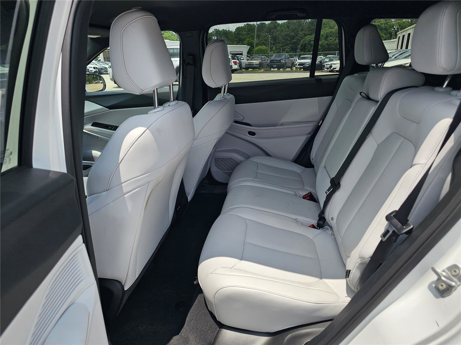 New 2026 Bright White Clearcoat Jeep Limited image 31