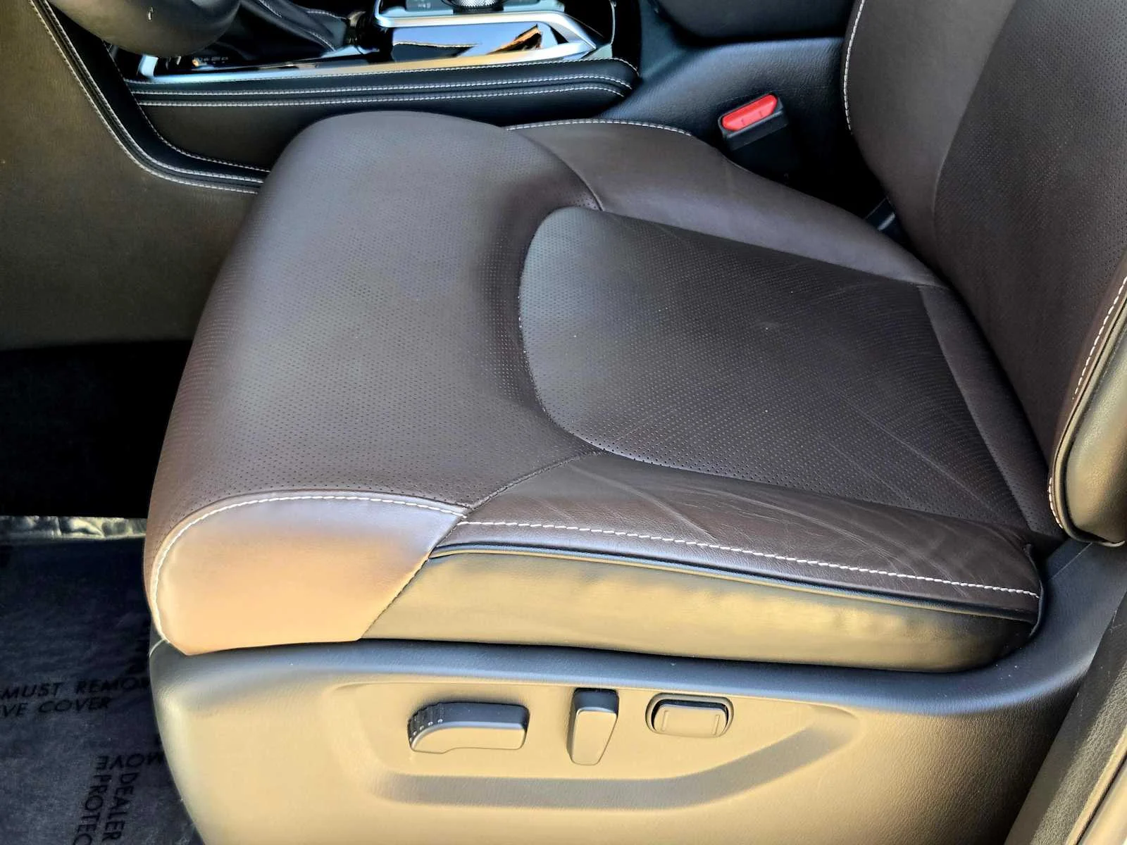 Certified Used 2025 EMINENT WHITE PEARL Lexus Premium image 20