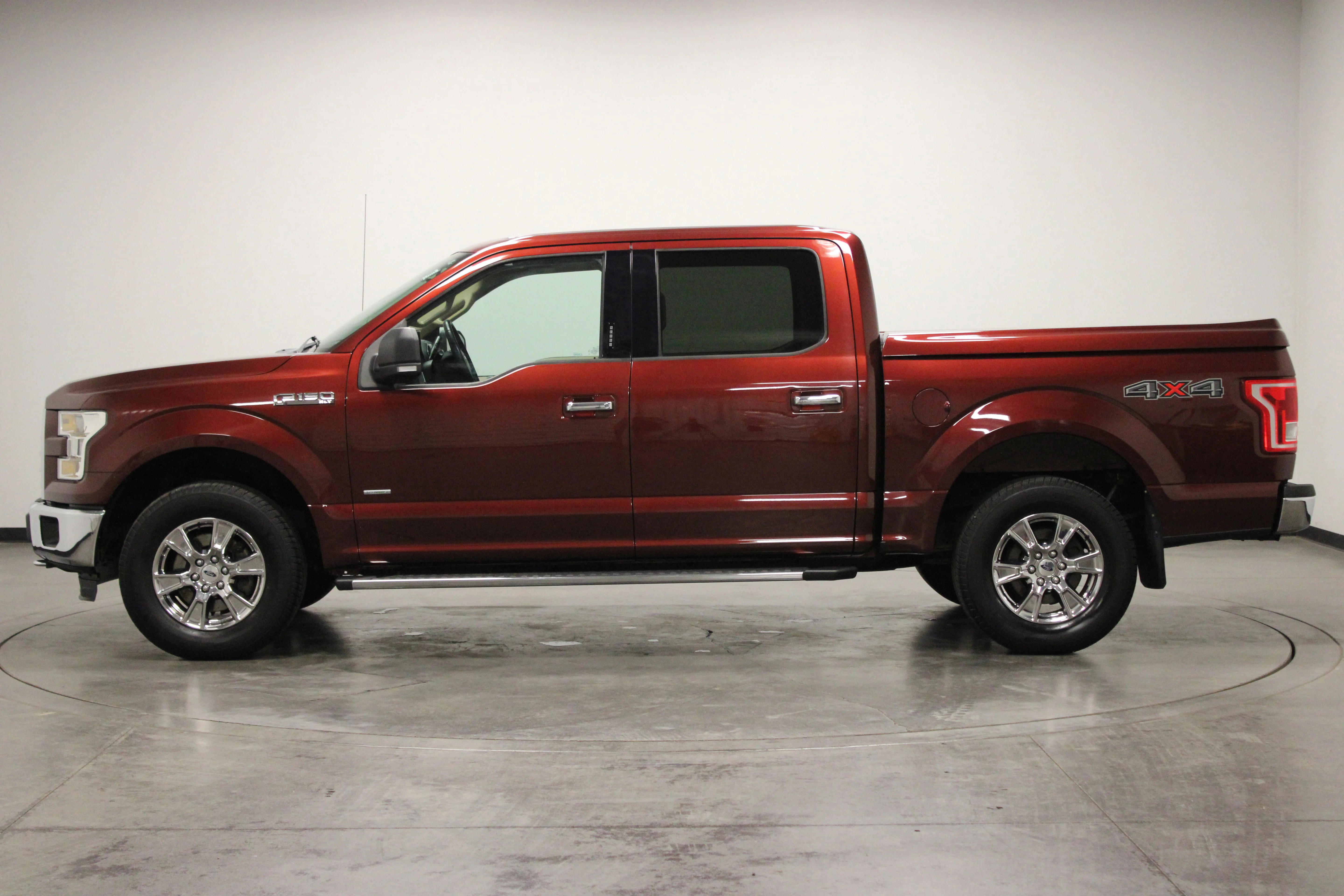 Used 2016 Bronze Ford XLT image 5