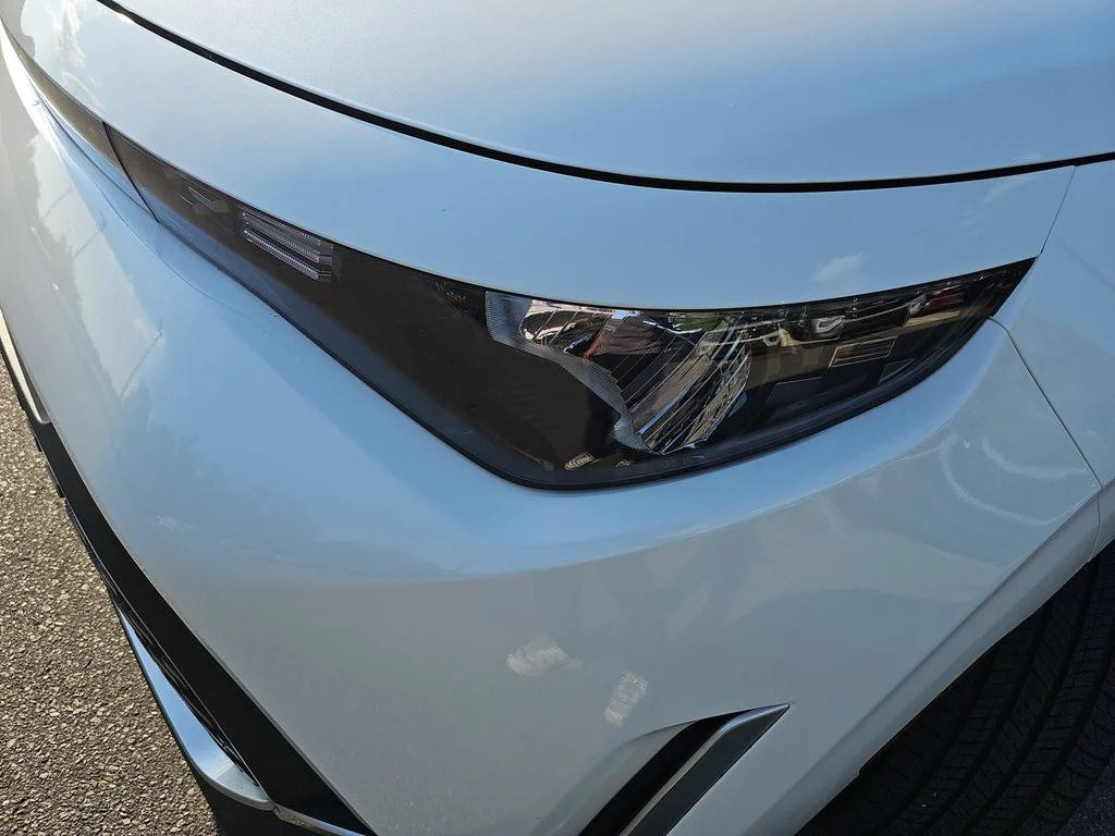 Used 2025 White Kia LX image 29