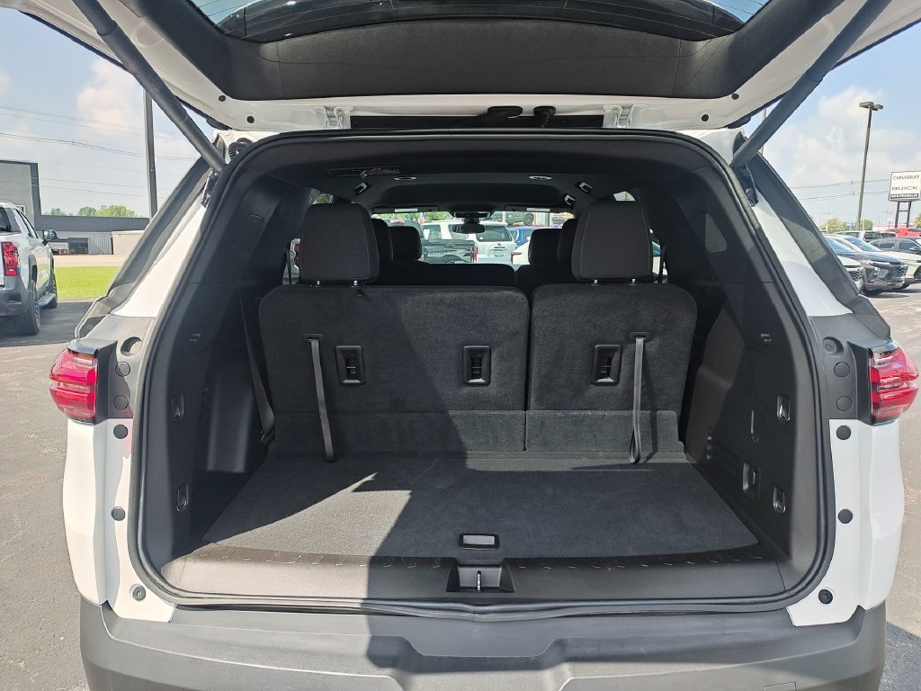 Used 2023 White Chevrolet LT image 25
