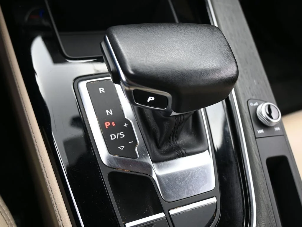 Used 2024 Glacier White Metallic Audi 45 S line Premium Plus image 32