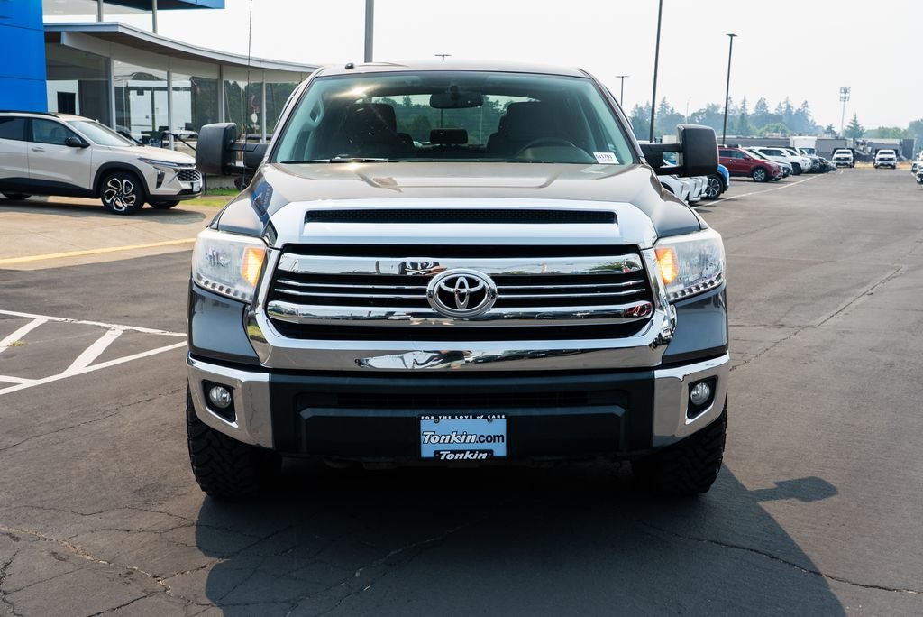 Used 2016 Magnetic Gray Metallic Toyota SR5 image 7