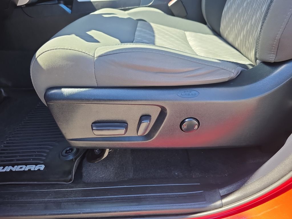 2019 Toyota Tundra SR5 - Photo 12