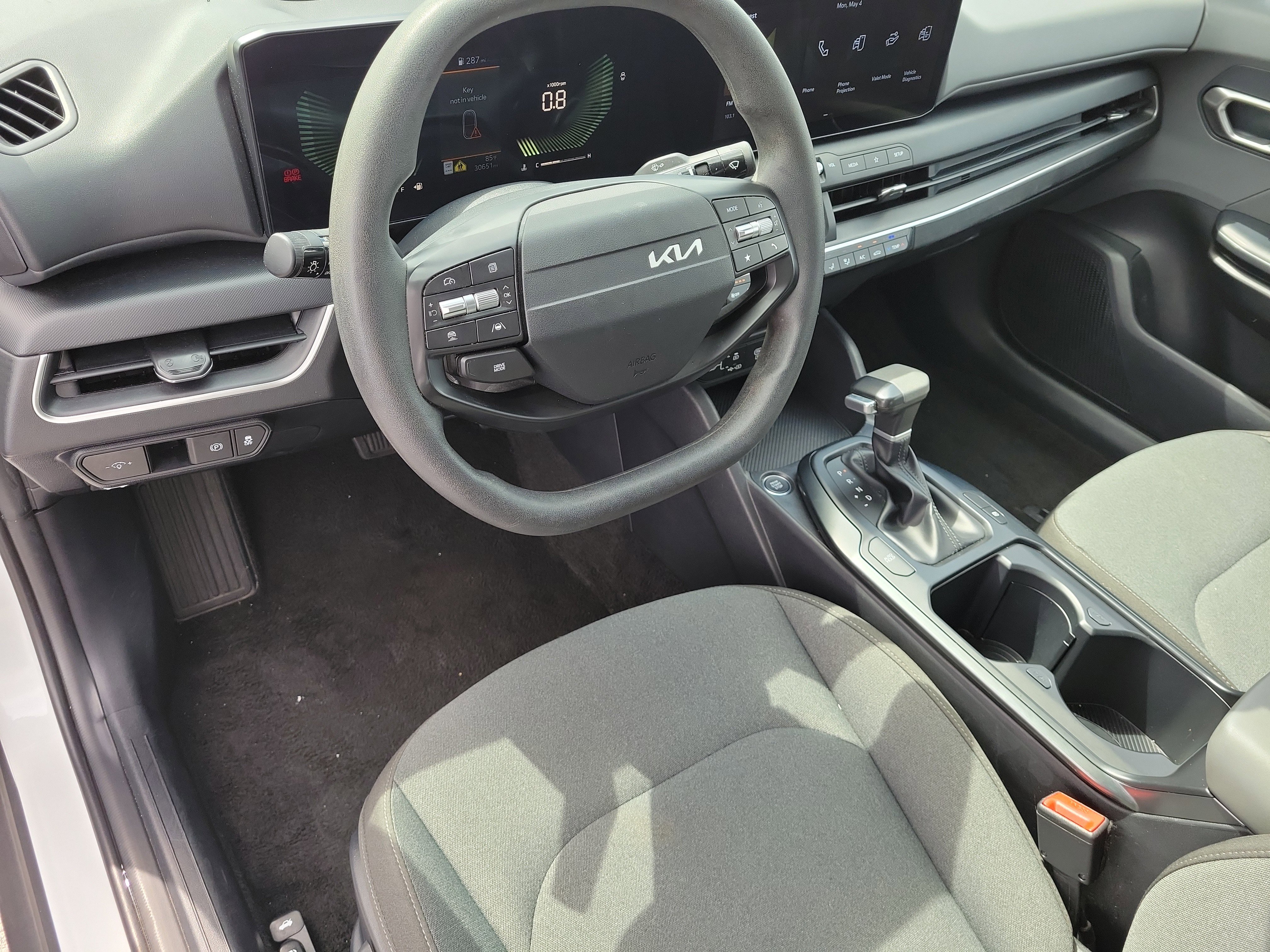 Used 2025 Snow White Pearl Kia LXS image 12