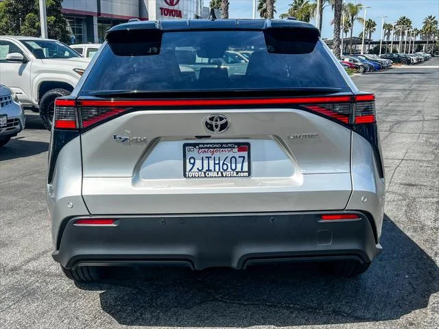 Certified Used 2023 ELEMENTAL SILVER MET Toyota  image 5