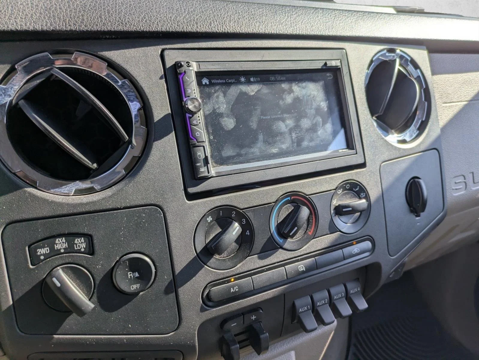 Used 2009 Black Clearcoat Ford XLT image 11