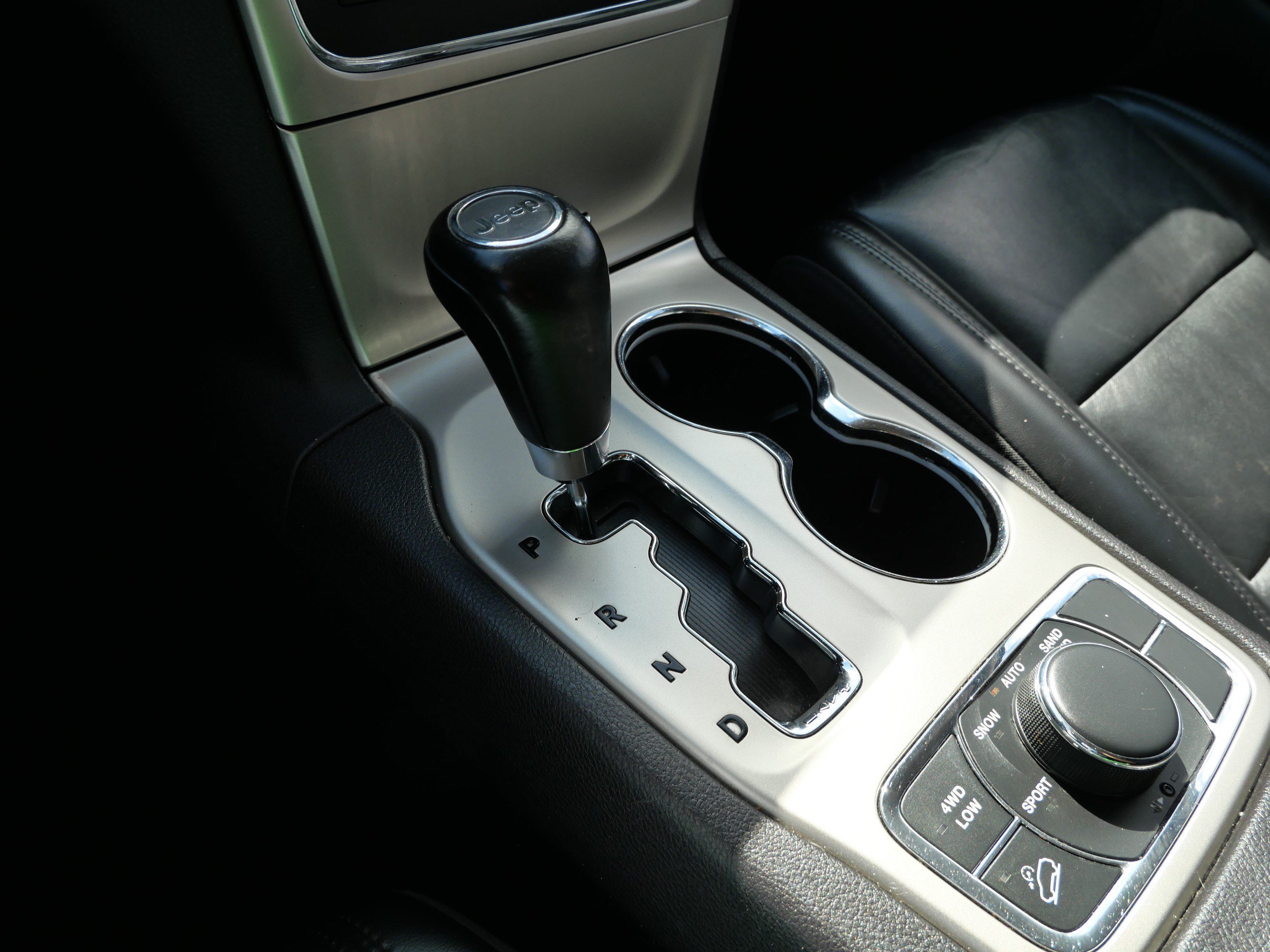 Used 2011 Brilliant Black Crystal Pearl Jeep Laredo image 24