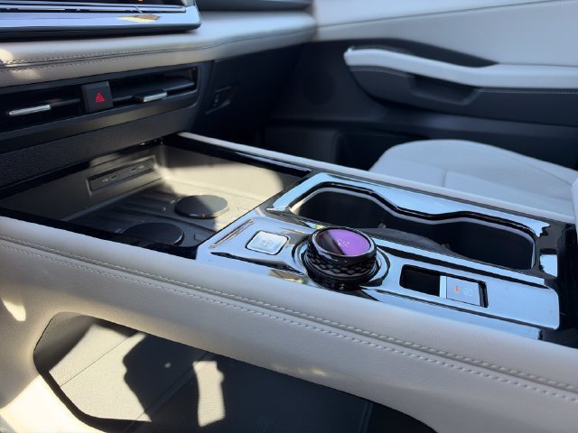 New 2027 Deep Black Pearl Volkswagen SE w/Technology image 16