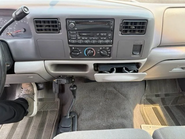 Used 1999 Oxford White Clearcoat Ford XL image 9