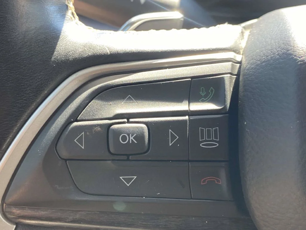 Used 2021 Black Jeep Limited image 32