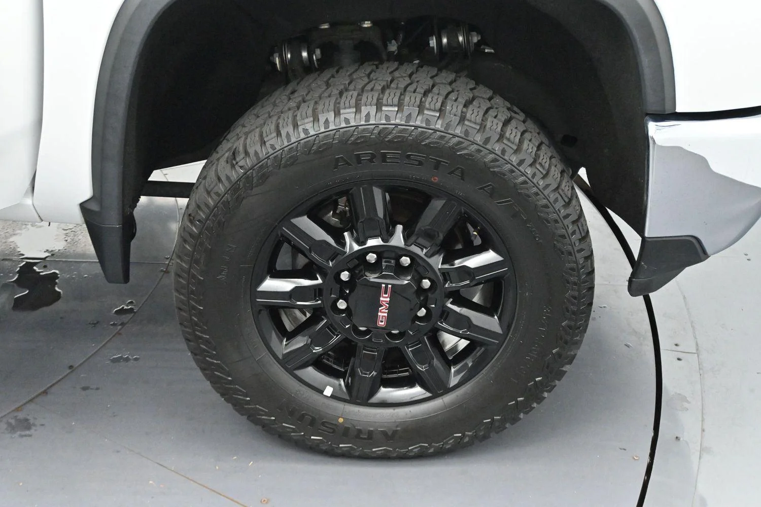Used 2024 Summit White Chevrolet LTZ image 32