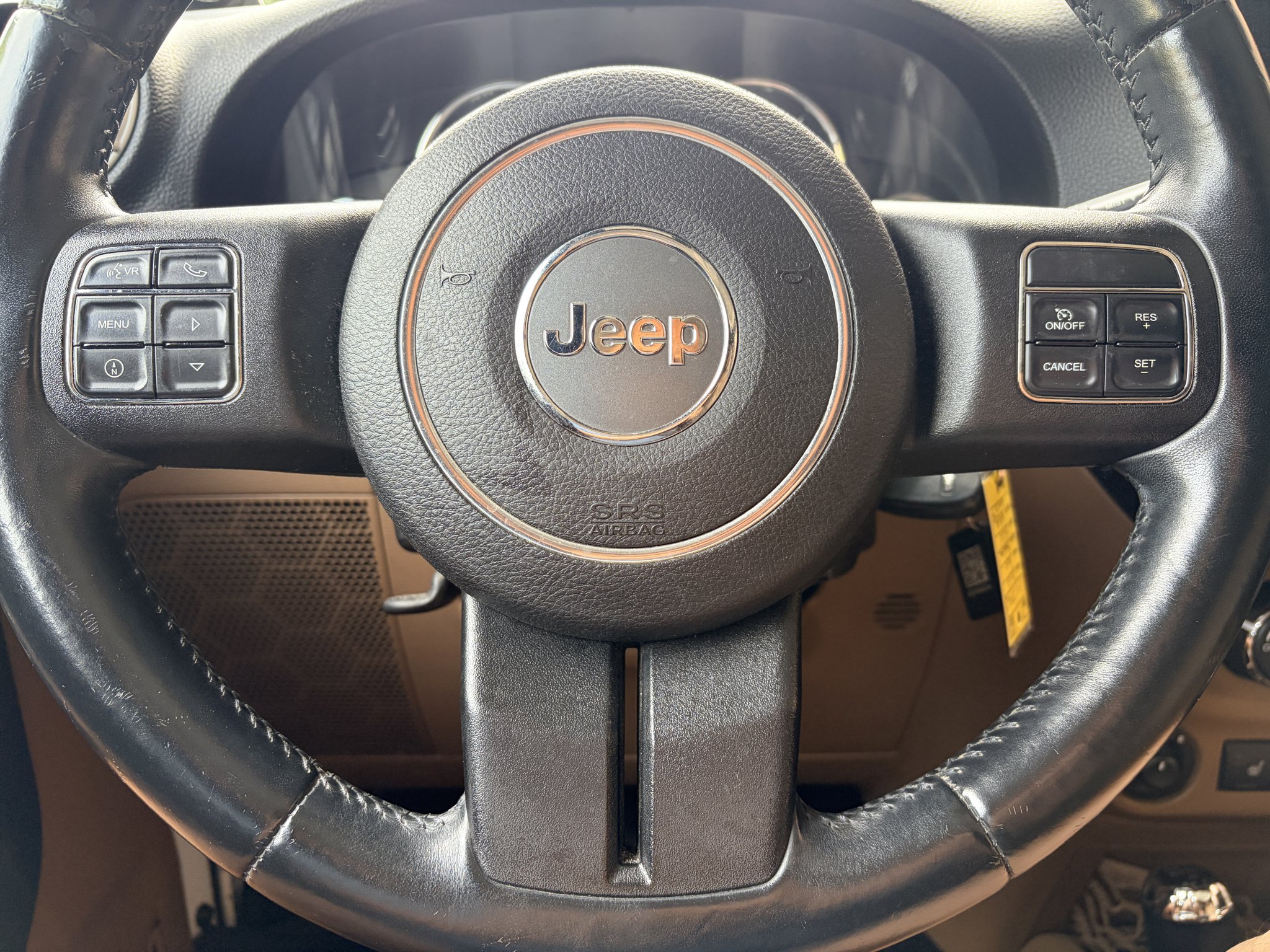 Used 2013 Bright White Clearcoat Jeep Sahara image 12